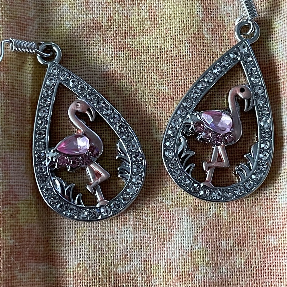 SILVERTONED FLAMINGO CRYSTAL EARRINGS